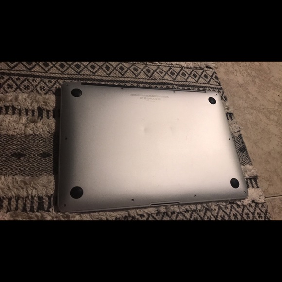 MacBook Air Late 2010 - 13 inch - Picture 4 of 6
